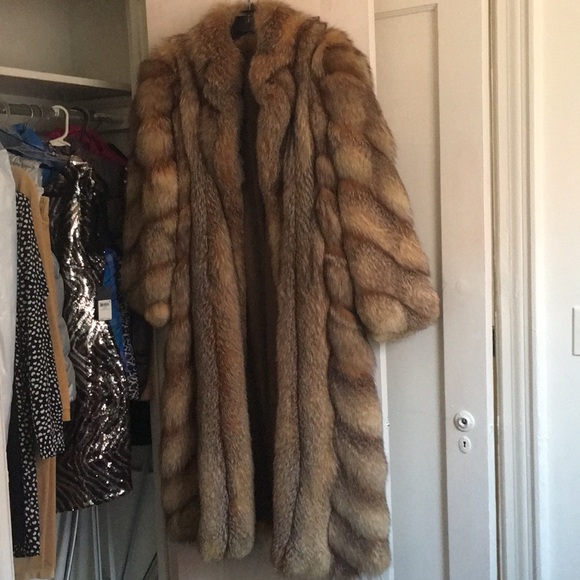 SAGA FULL LENGTH AUTHENTIC CRYSTAL FOX FUR COAT - Picture 2 of 5